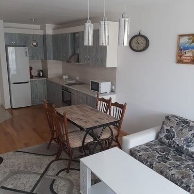 Miete einer gemütlichen 2-Zimmer-Wohnung in Varna, Bulgarien